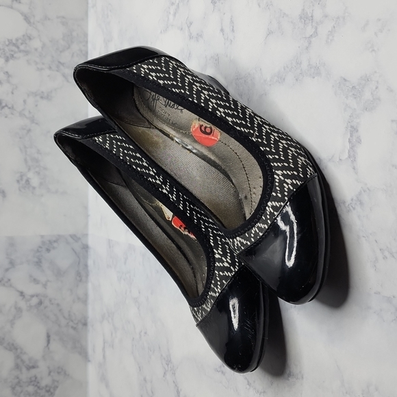 Life stride soft system flex comfort patent wedge shoes - Picture 5 of 6